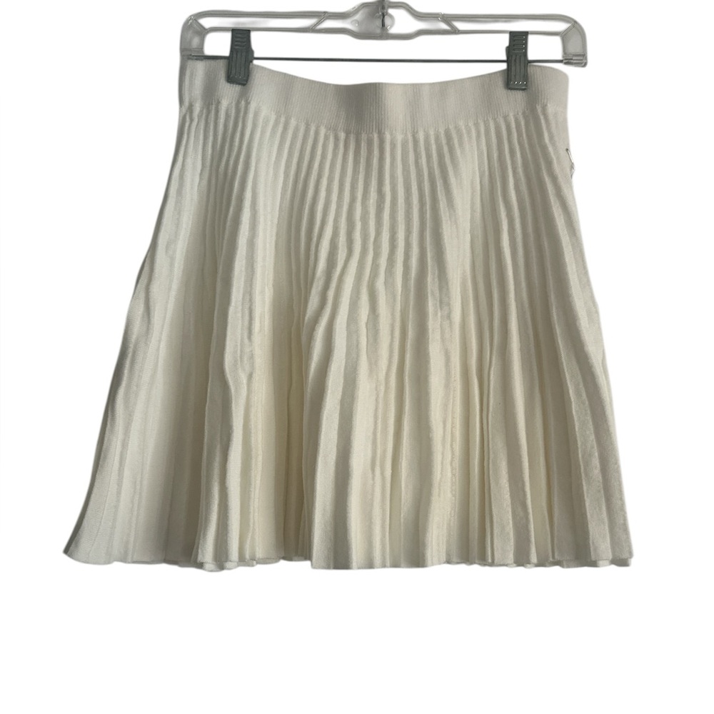 Chrysanthemum white pleated knit mini skirt
